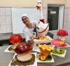 Кондитерка зрозуміла, чому Ван-Гог відрізав собі вухо, коли малювала «Зоряну ніч» на торті