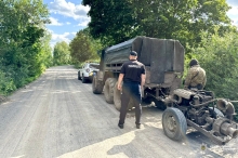 На Поліссі затримали бурштинокопача з помпою
