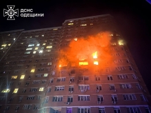 Російський дрон врізався у житловий будинок в Одесі