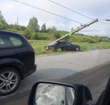 У Рівному зіткнулися легковики, а у Костополі - звалили опору