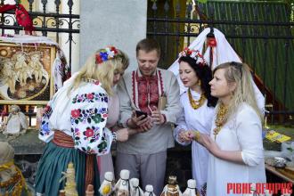 Красиві речі і прекрасні люди: фоторепортаж з Музейних гостин у Рівному