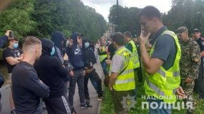 Поліцейські встановлюють обставини конфлікту за участю мітингарів у центрі Рівного